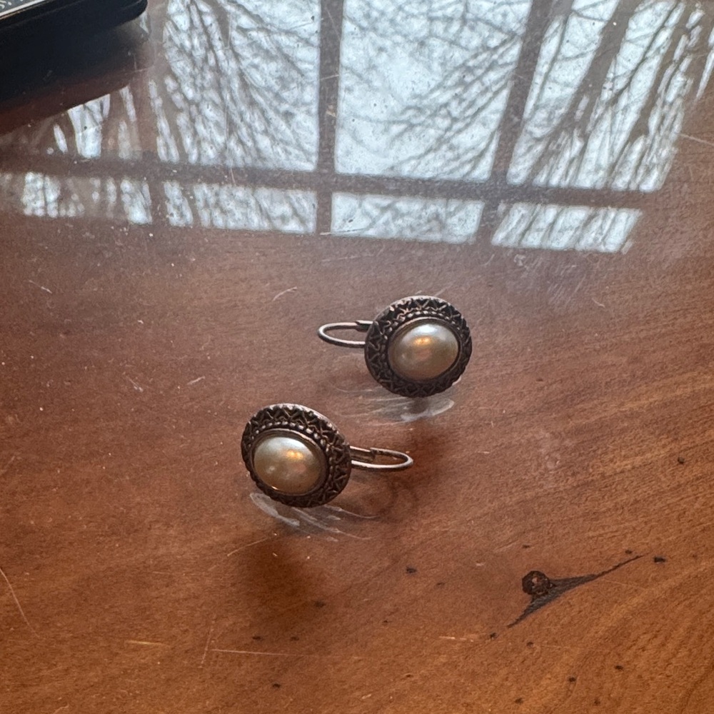 Elegant Silver and Pearl Earrings